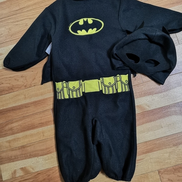 Batman Costume Size Toddler, 2-4, fits 1-2 yrs - Picture 3 of 9